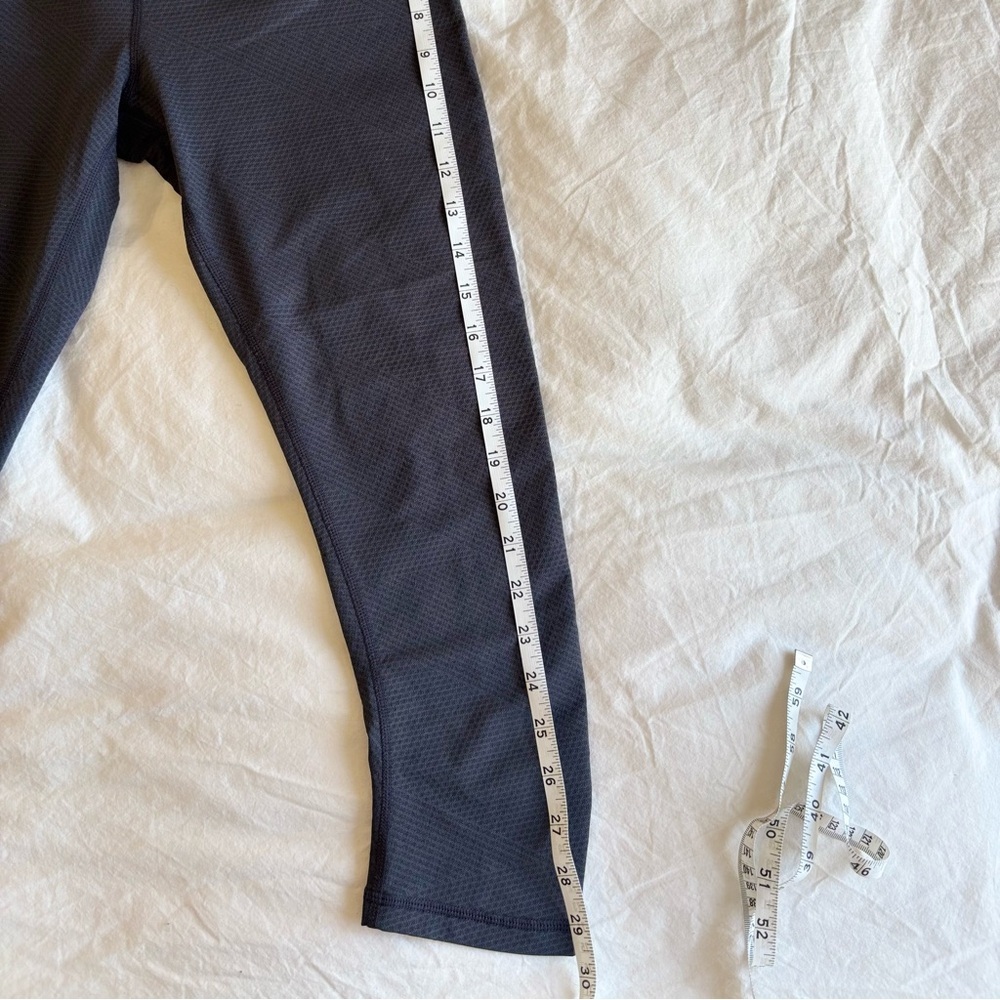 Prana 3/4 leggings in grey size small - Picture 4 of 8